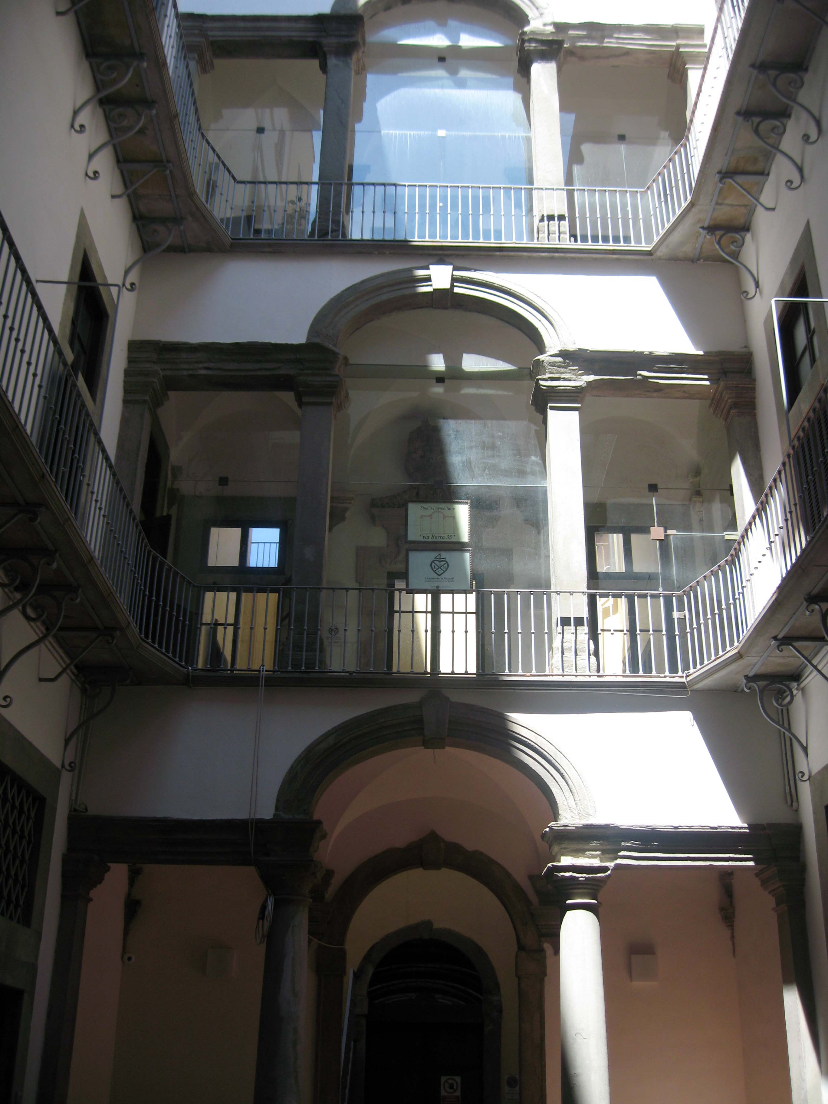 palazzo huigens livorno